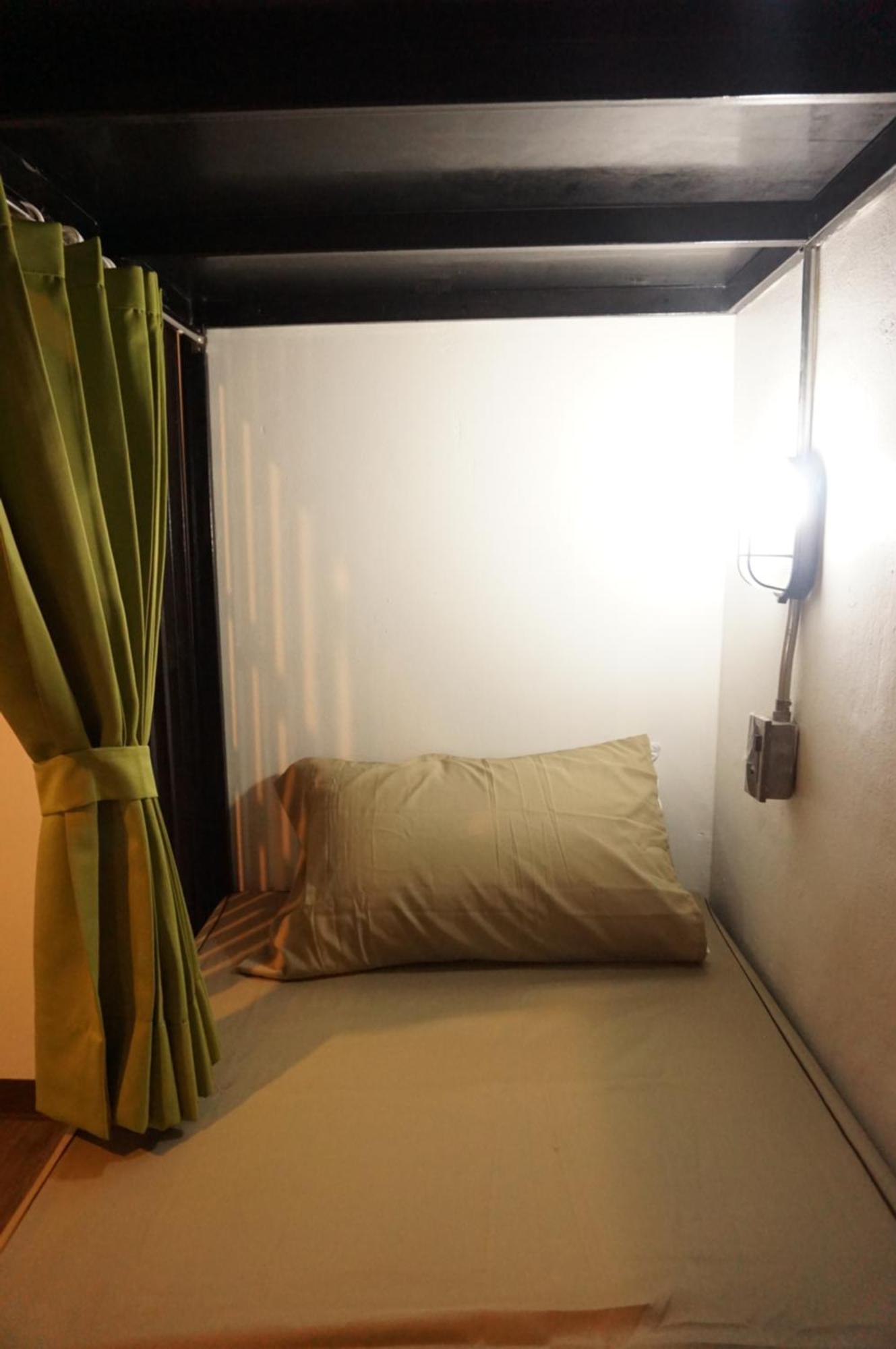 Feel Good Bangkok Hostel Ngoại thất bức ảnh