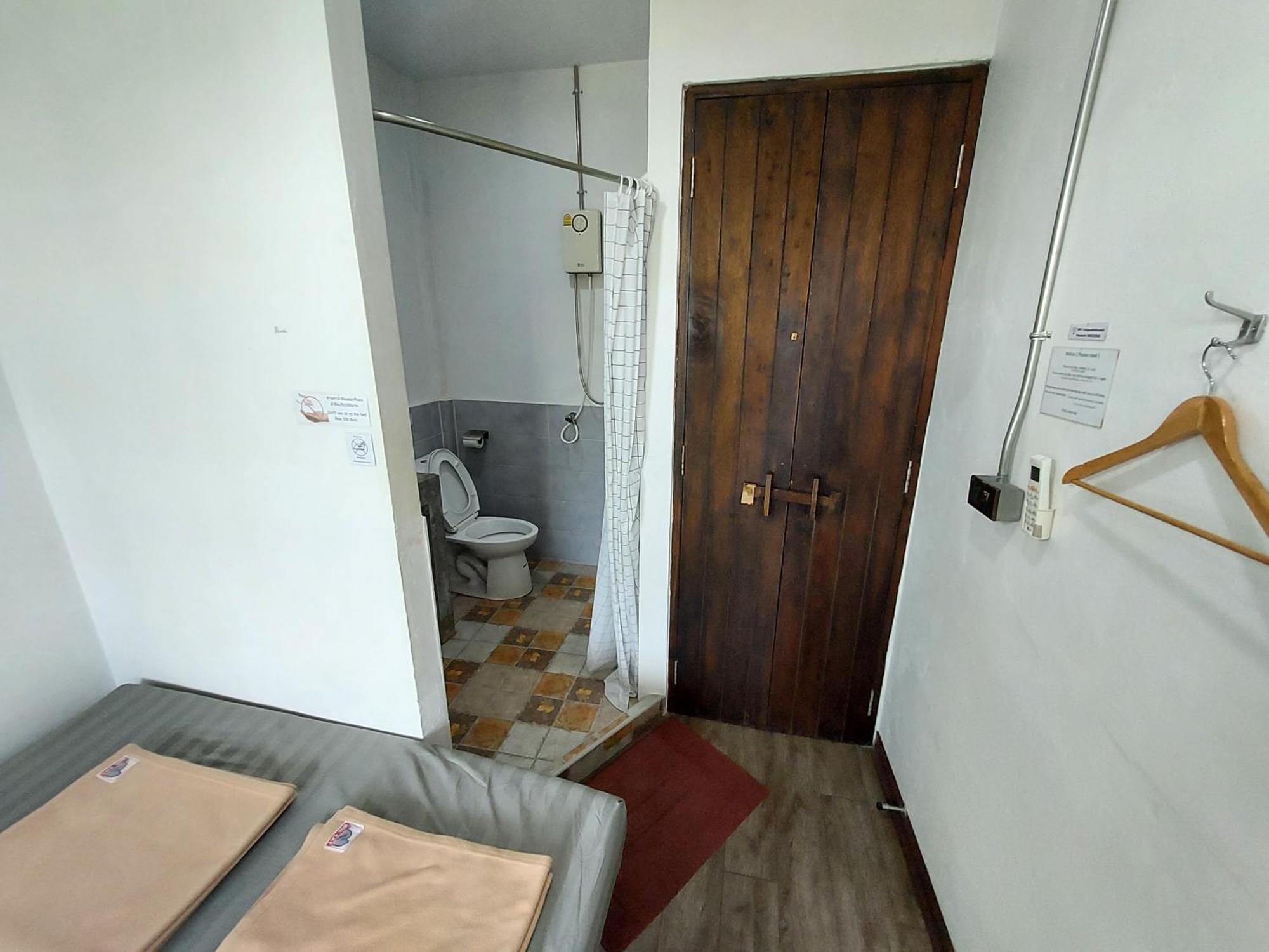 Feel Good Bangkok Hostel Ngoại thất bức ảnh