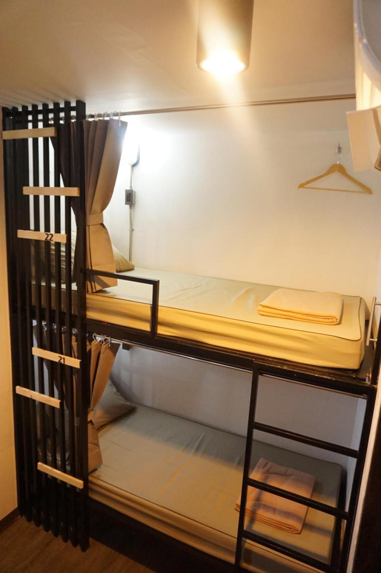 Feel Good Bangkok Hostel Ngoại thất bức ảnh