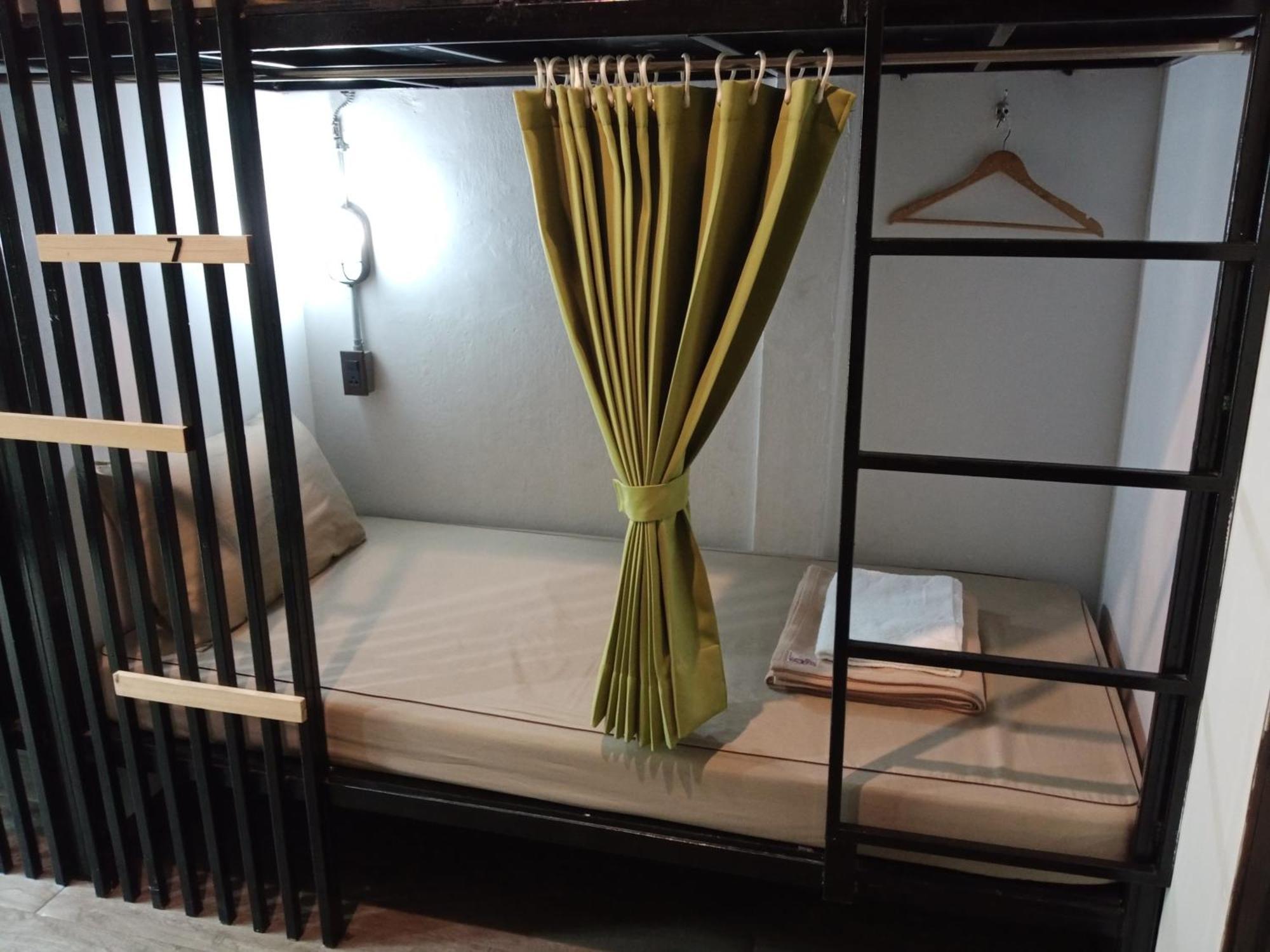 Feel Good Bangkok Hostel Ngoại thất bức ảnh