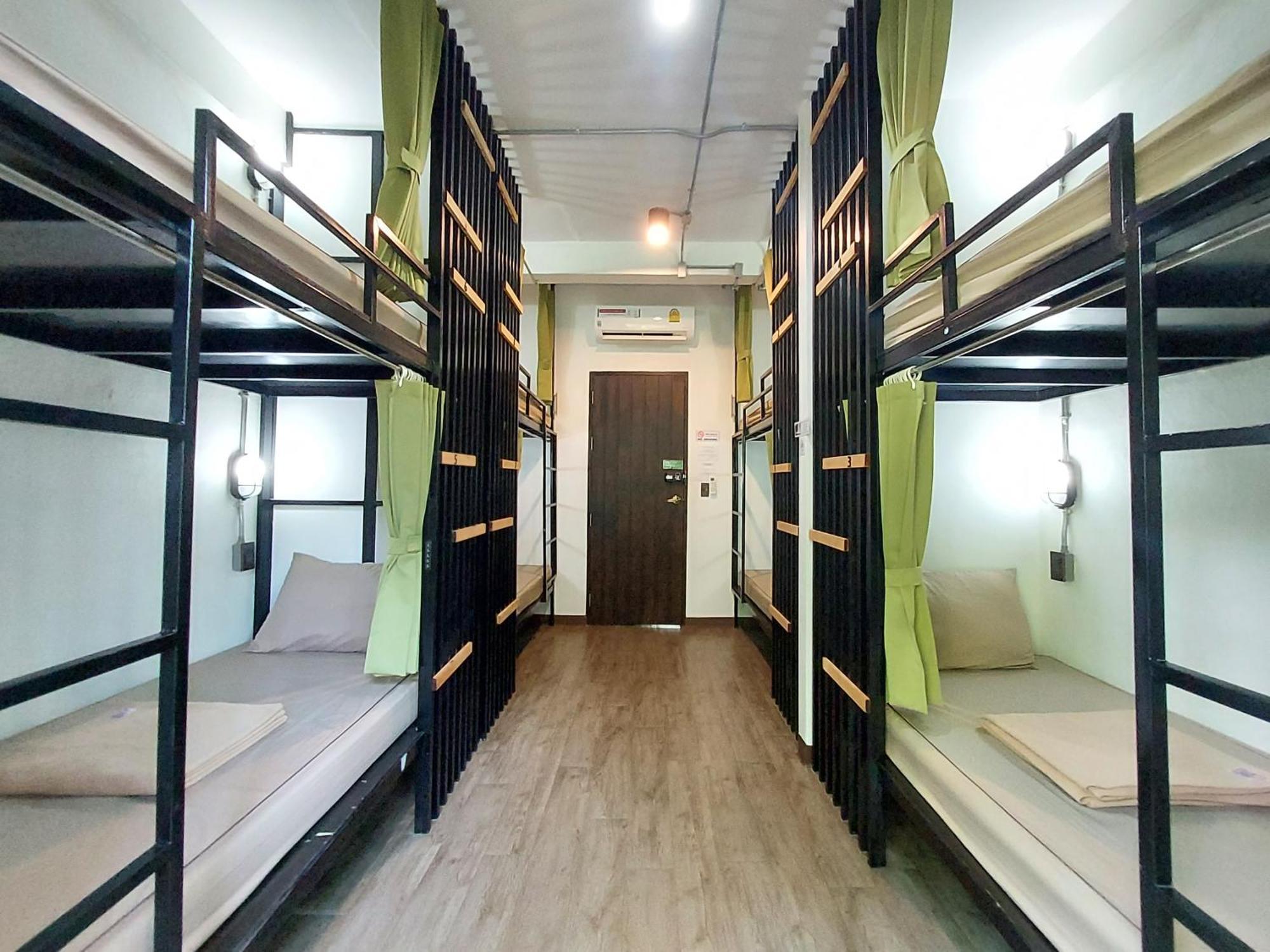 Feel Good Bangkok Hostel Ngoại thất bức ảnh