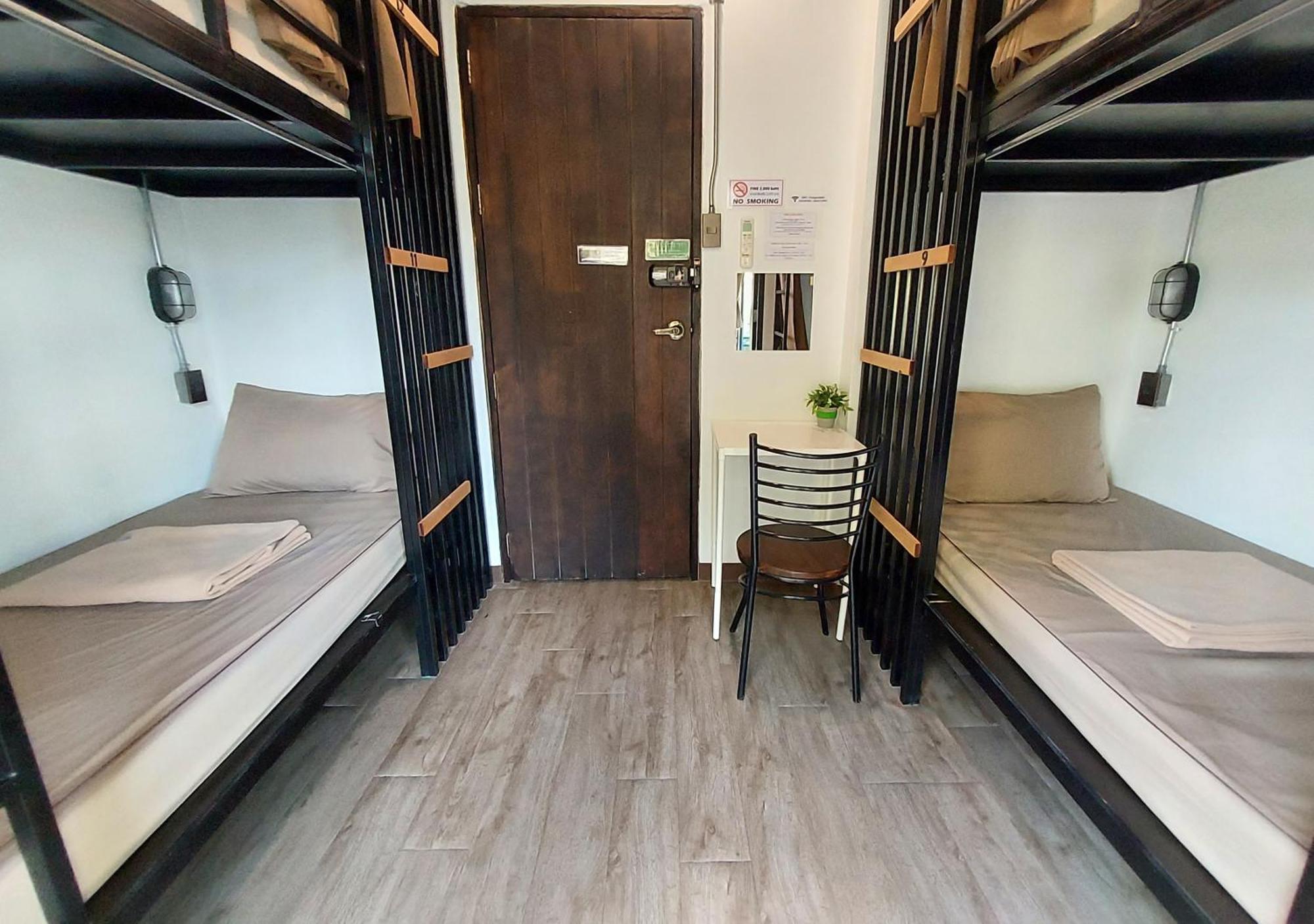 Feel Good Bangkok Hostel Ngoại thất bức ảnh