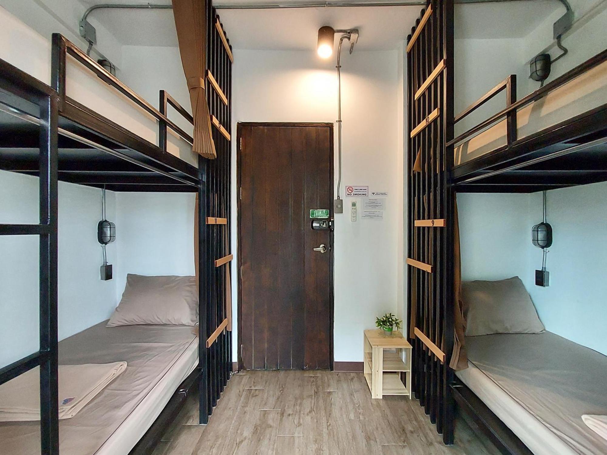 Feel Good Bangkok Hostel Ngoại thất bức ảnh