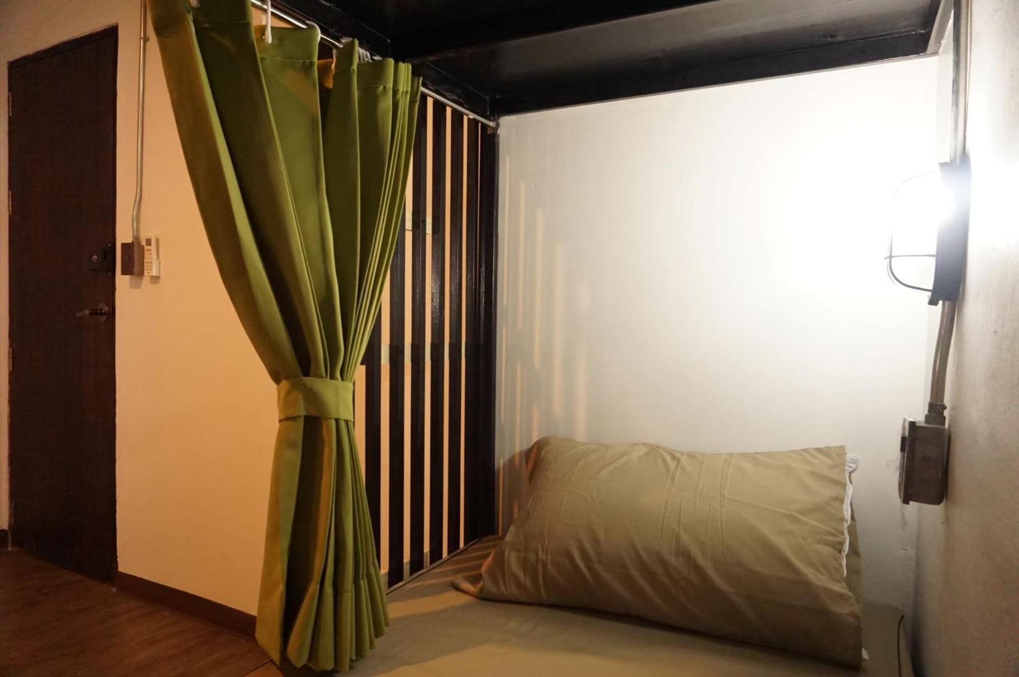 Feel Good Bangkok Hostel Ngoại thất bức ảnh