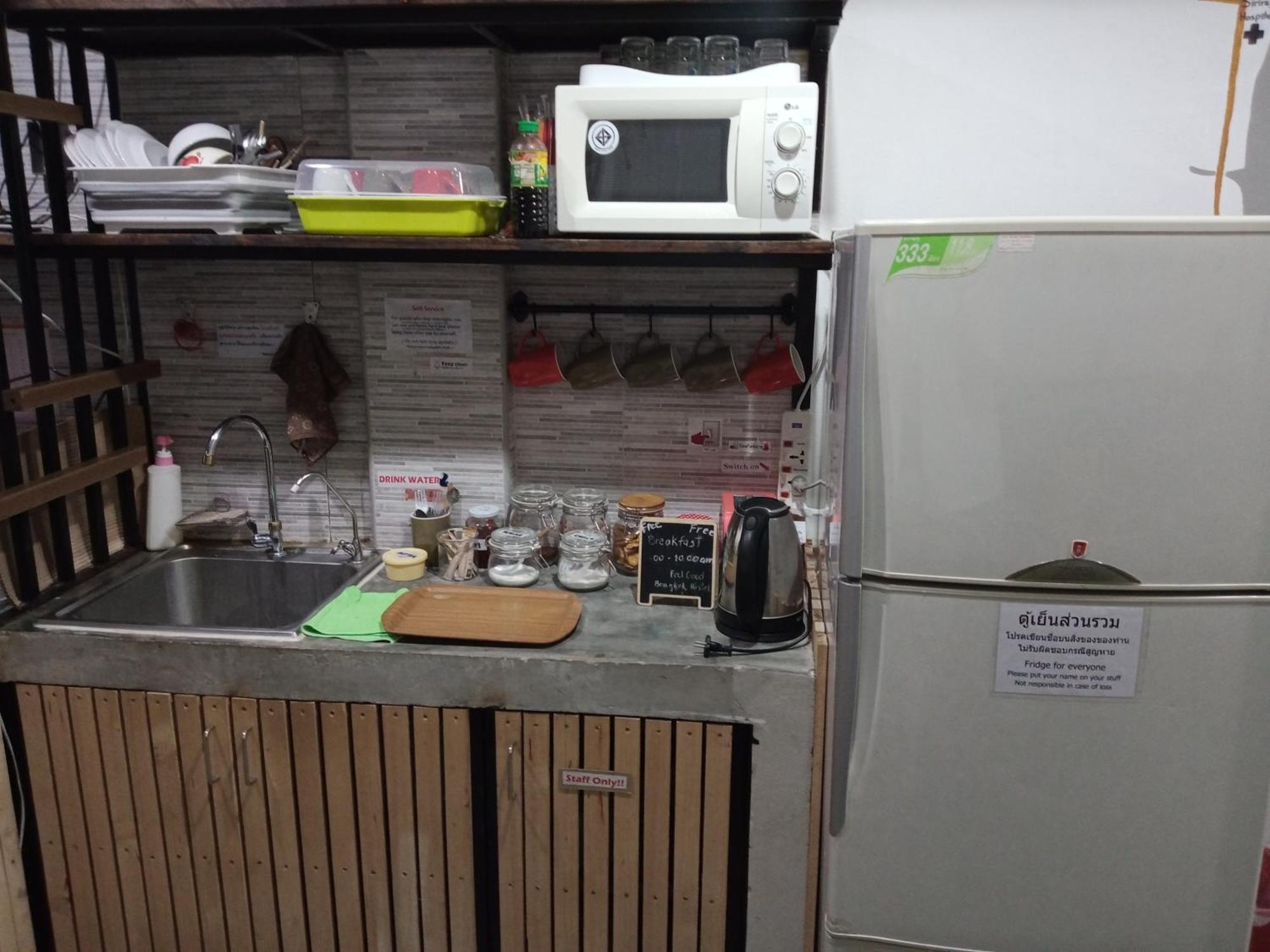 Feel Good Bangkok Hostel Ngoại thất bức ảnh