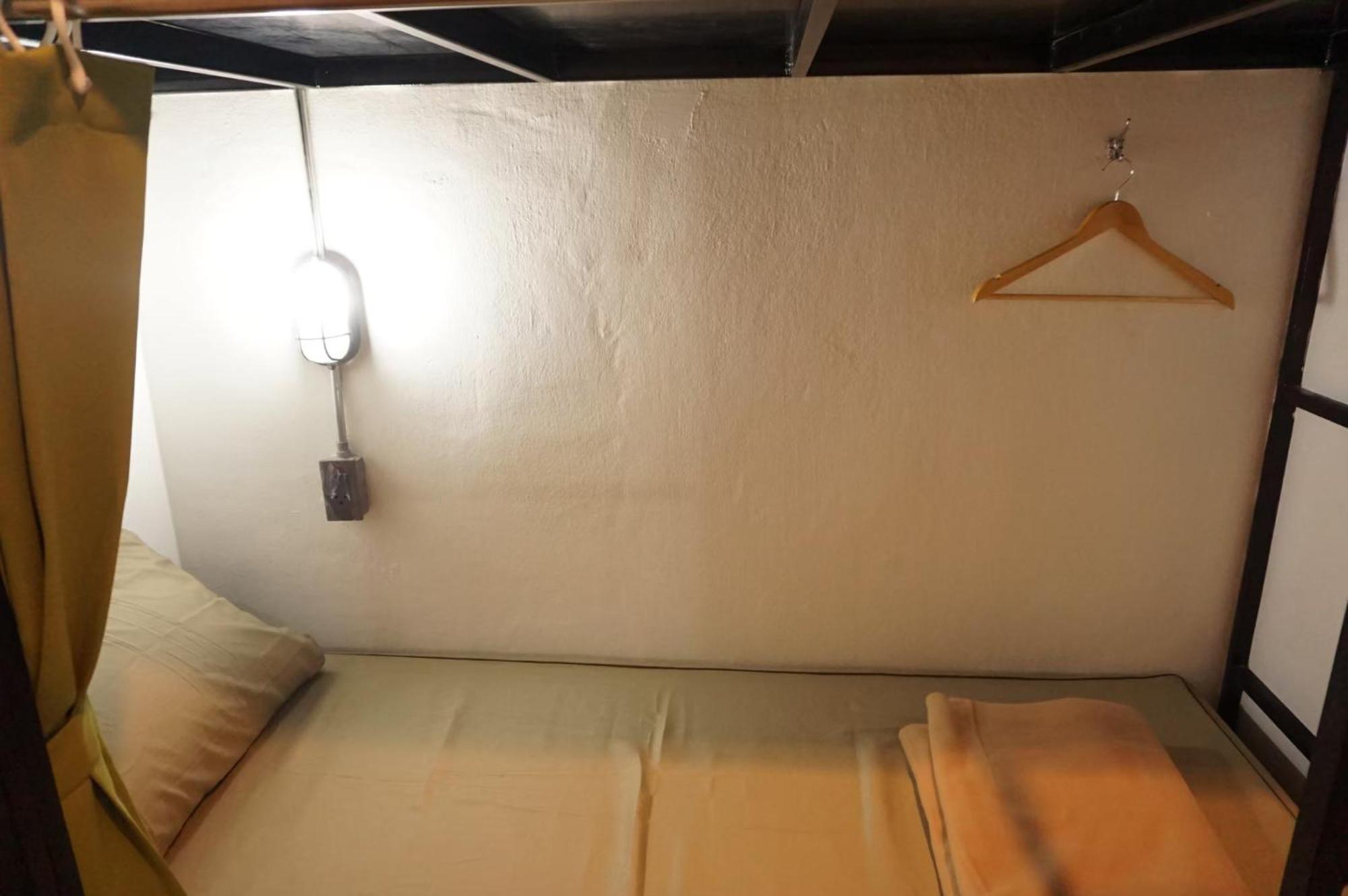 Feel Good Bangkok Hostel Ngoại thất bức ảnh