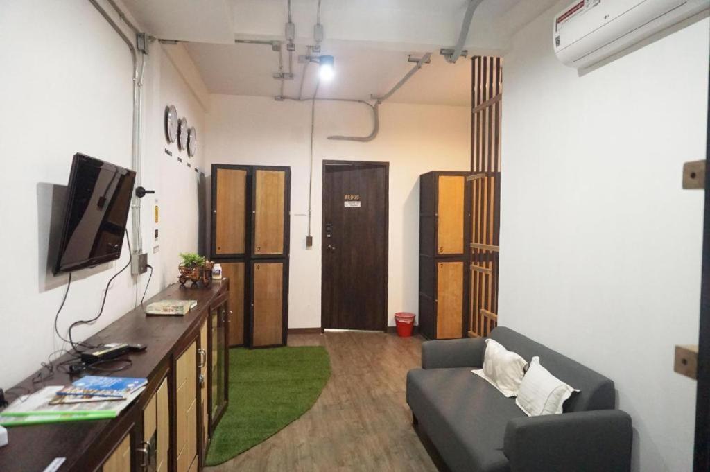 Feel Good Bangkok Hostel Ngoại thất bức ảnh