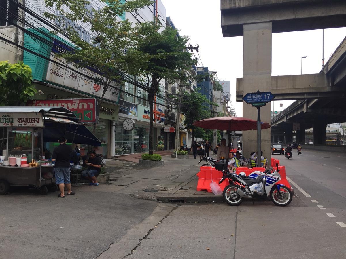Feel Good Bangkok Hostel Ngoại thất bức ảnh